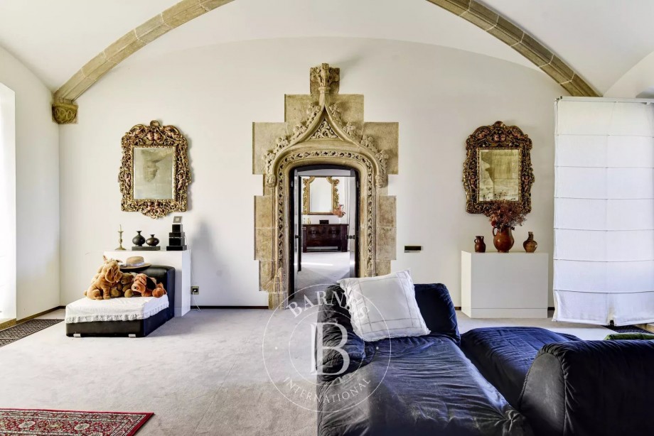 img-gallery