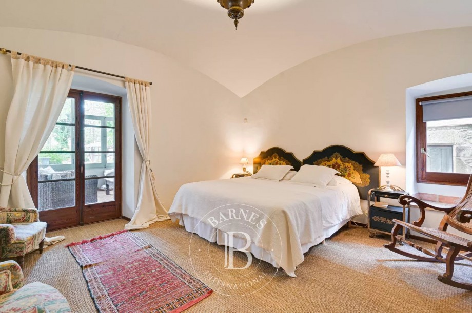 img-gallery