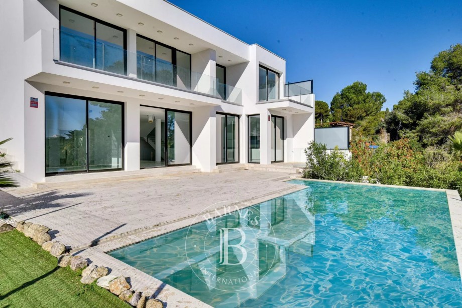 Fantástica villa de nueva construcción en Sant Antoni de Calonge con vistas al mar en la Costa Brava.