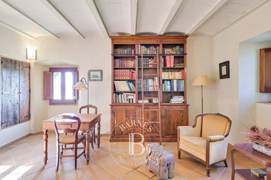 img-gallery