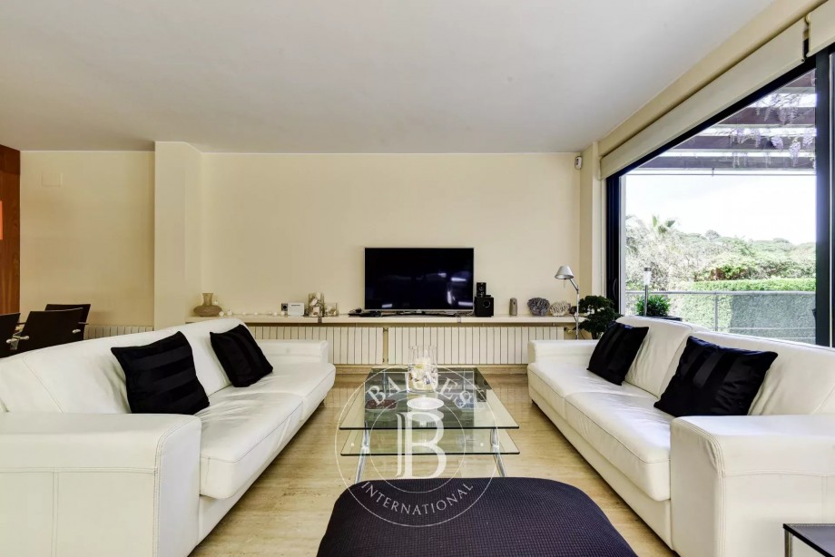 img-gallery