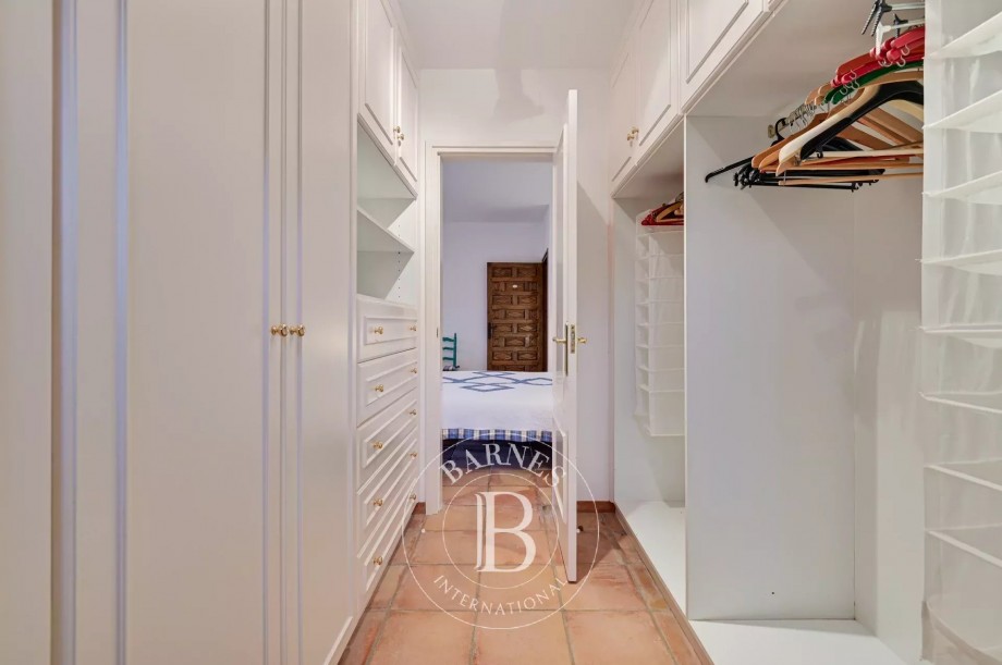 img-gallery