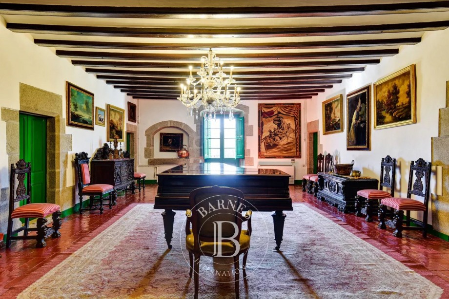 img-gallery