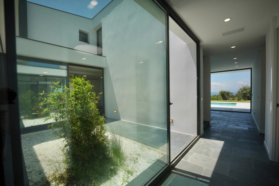 img-gallery