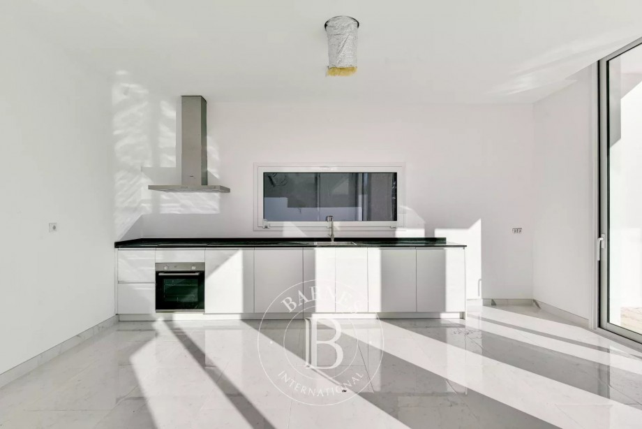 img-gallery