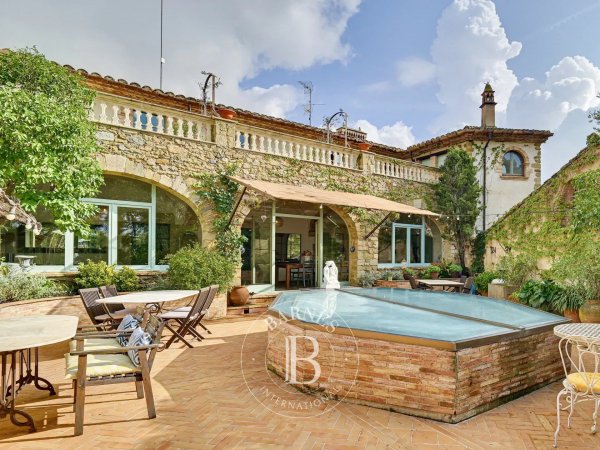 En venda, Casa Monells - picture 1