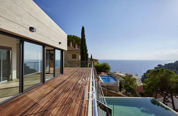 En venda, Vila Lloret de Mar - picture 1