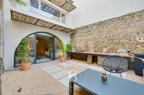 Sold, Village house Ullastret - picture 1