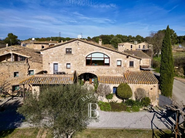 Venta, Masía Llampaies - picture 1