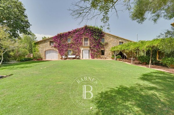 Farmhouse Ullastret - picture 2