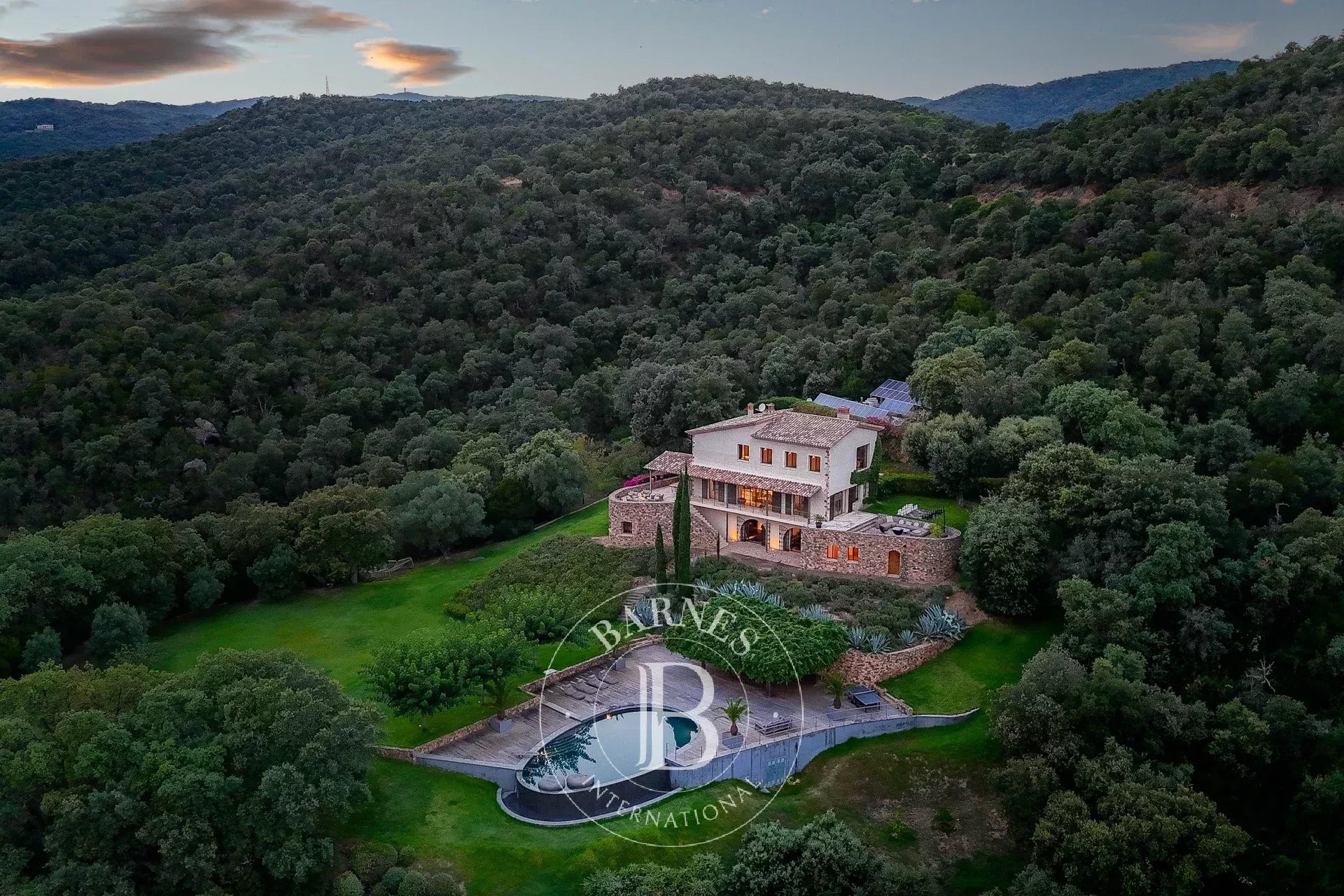 Masia Exclusiva en el Parque Nacional de Las Gavarres, Costa Brava, con Vistas Impresionantes y Total Privacidad - picture 2