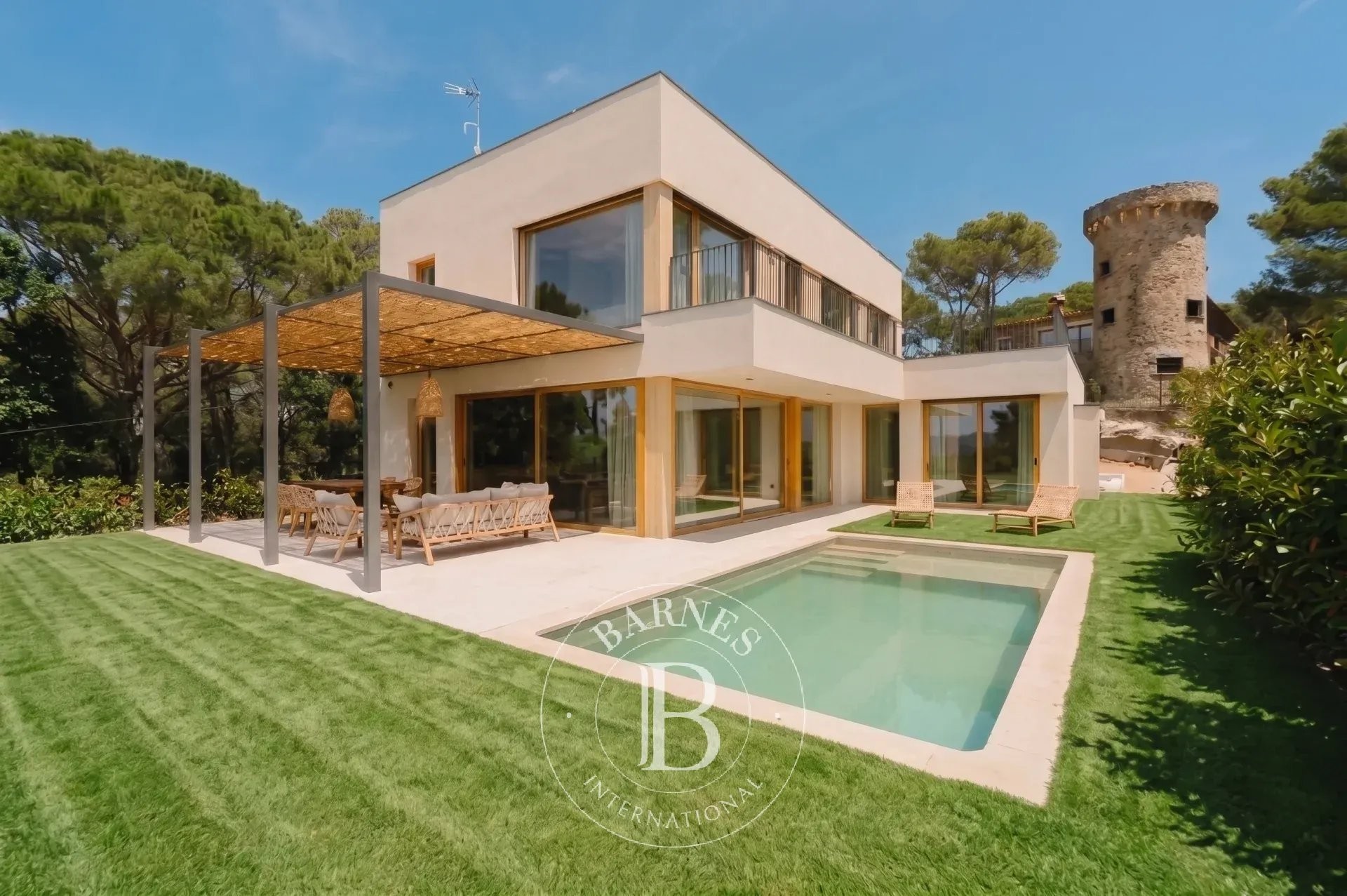 Fantastic contemporary design villa with stunning sea and mountain views in the picturesque village of Begur, Costa Brava. - picture 1