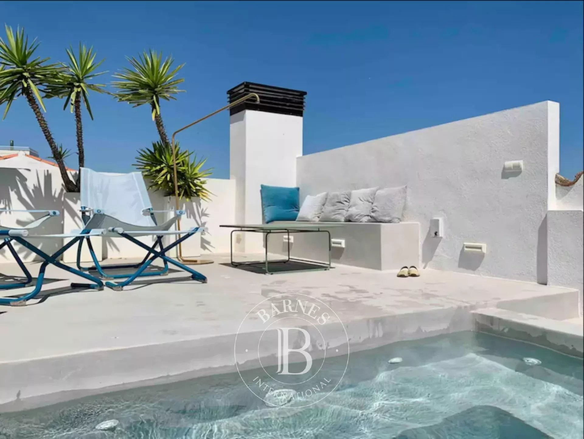 Townhouse with Private Pool and Tourist Licence in the Historic Centre of L'Escala - picture 1