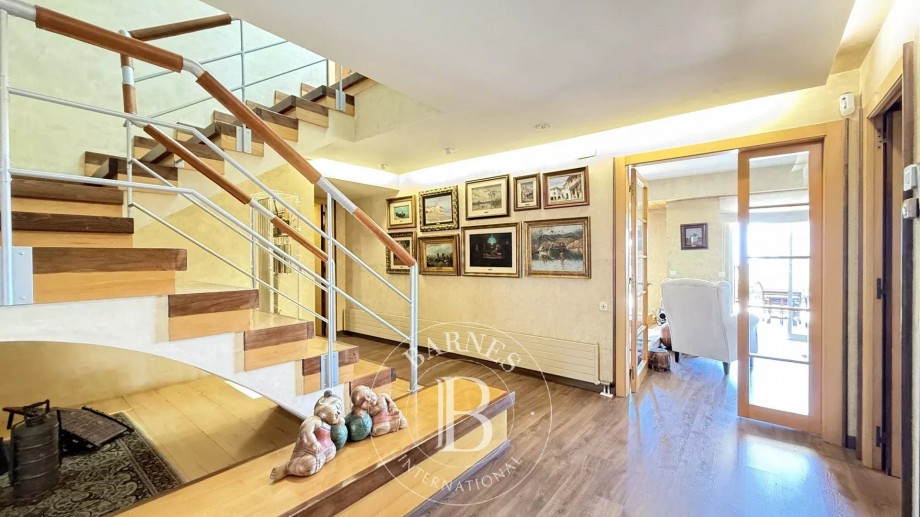 img-gallery