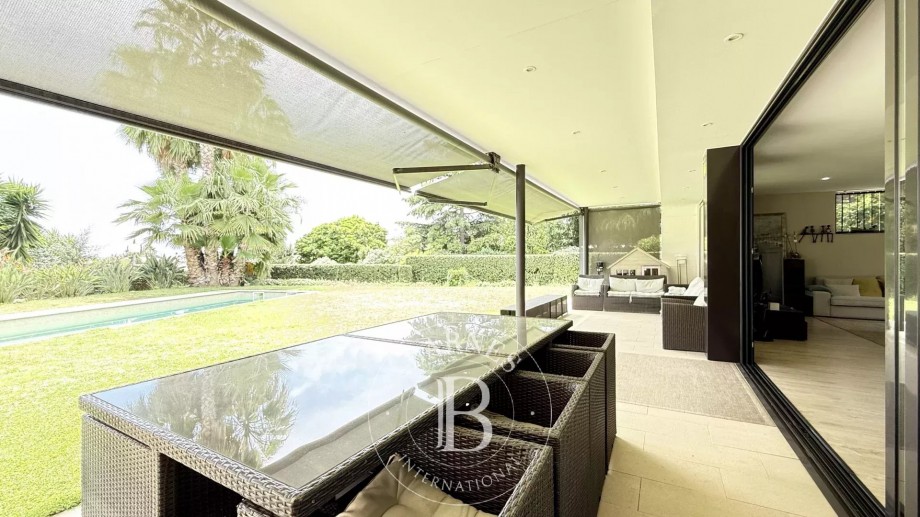 img-gallery