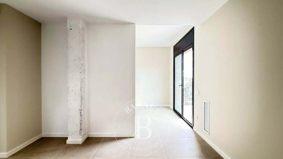 img-gallery