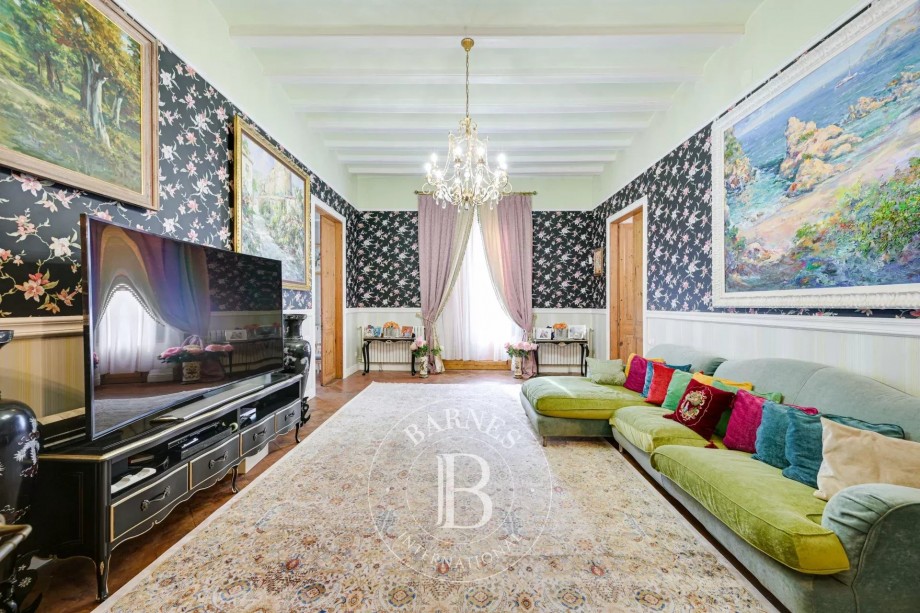 img-gallery