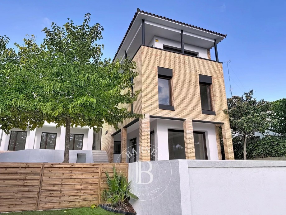 Fully renovated house with sea views, Arenys de Mar.