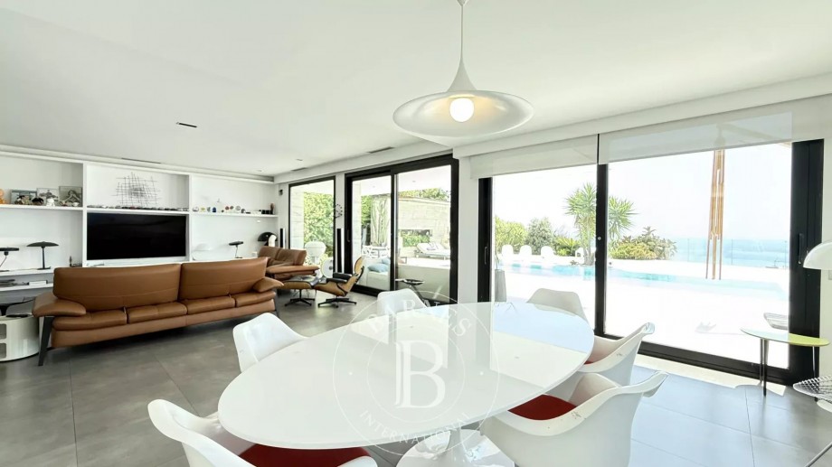 img-gallery