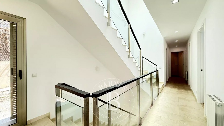 img-gallery