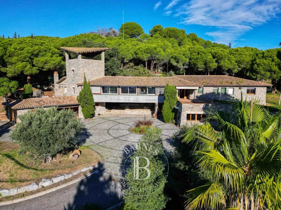 Finca de lujo con vistas al mar y gran potencial de reforma en Premià de Dalt – Maresme