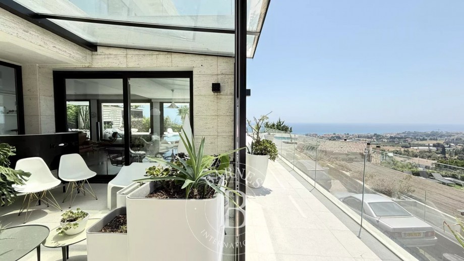 img-gallery