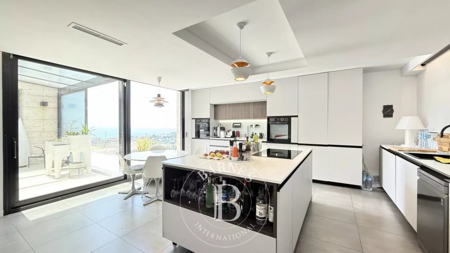 img-gallery