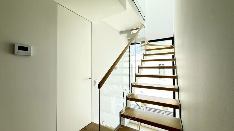img-gallery