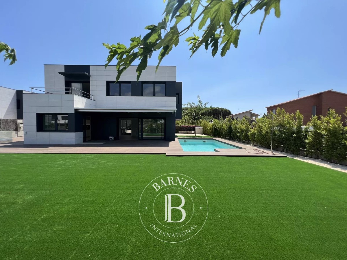 Magnificent newly built house in Sant Andreu de... - picture 3