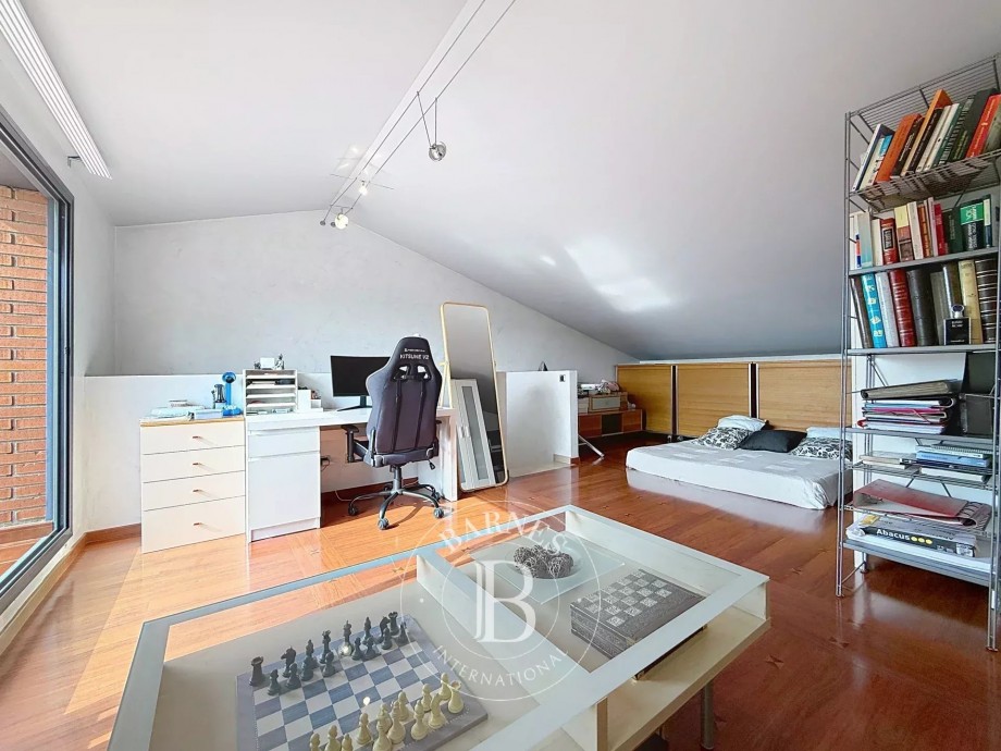 img-gallery