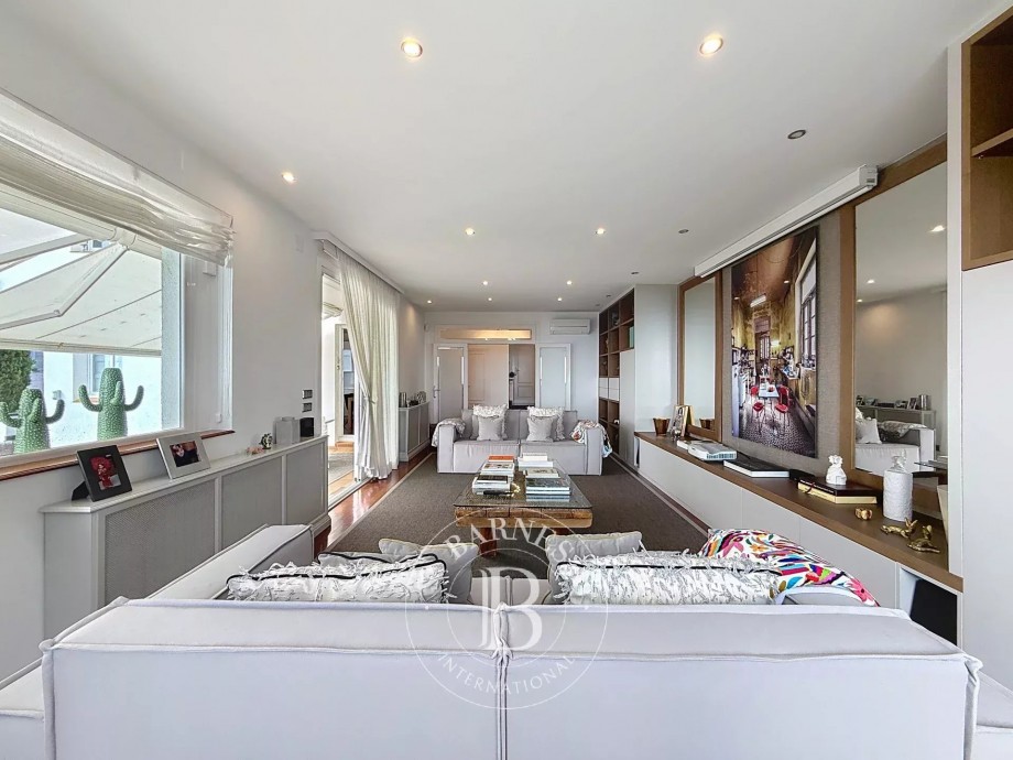 img-gallery