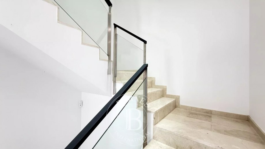 img-gallery