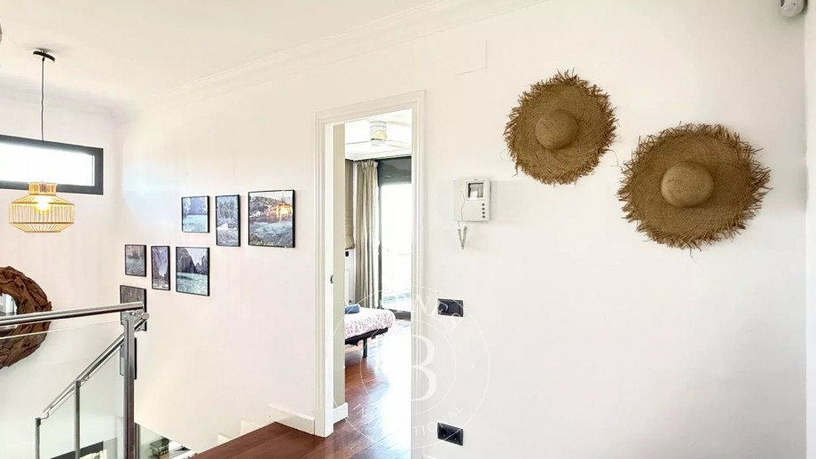img-gallery