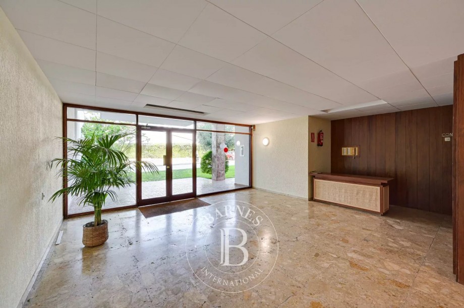 img-gallery