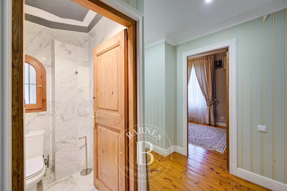 img-gallery