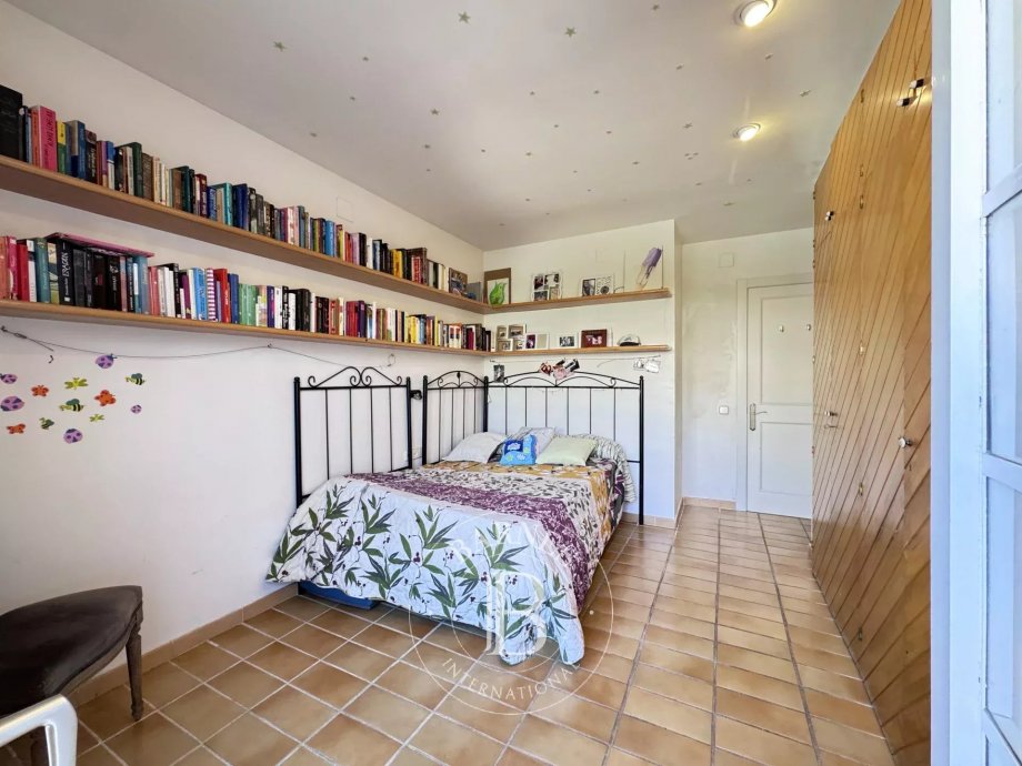 img-gallery