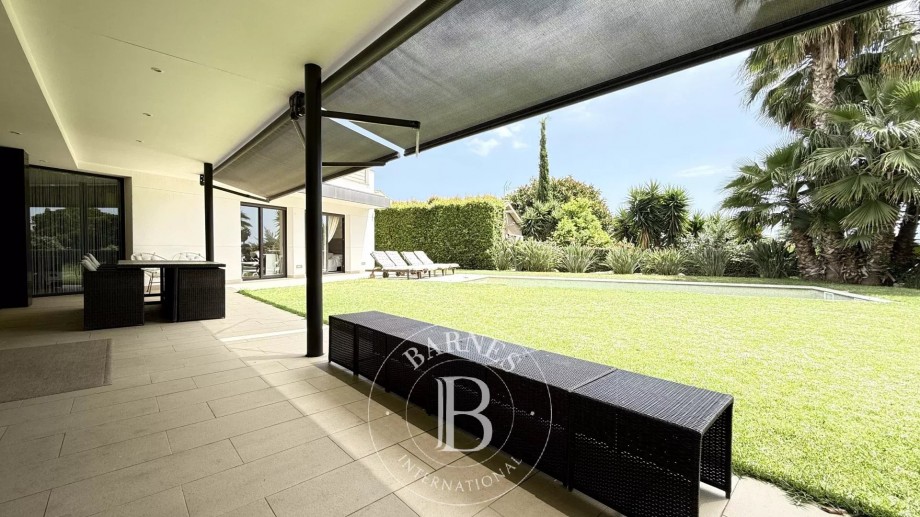 img-gallery