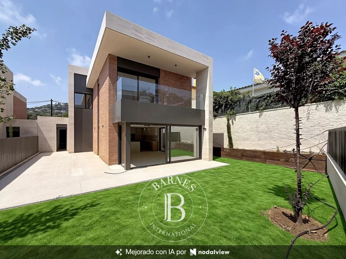 VIVIENDA UNIFAMILIAR DE OBRA NUEVA EN PREMIÀ DE DALT