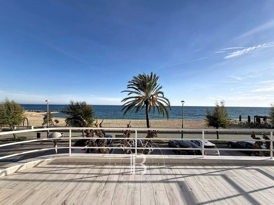 Maison de luxe exclusive en première ligne de mer — Caldes d’Estrac