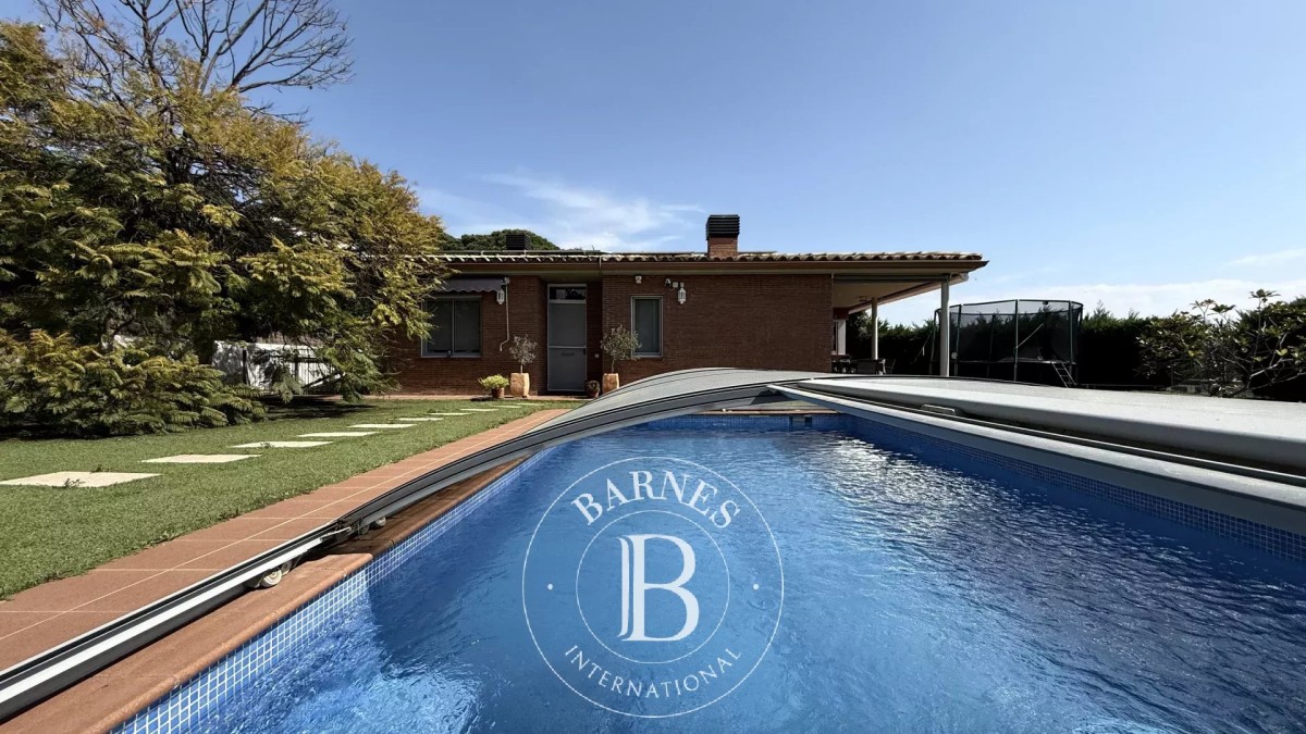 House Barcelona - Sant Vicenç de Montalt - picture 1