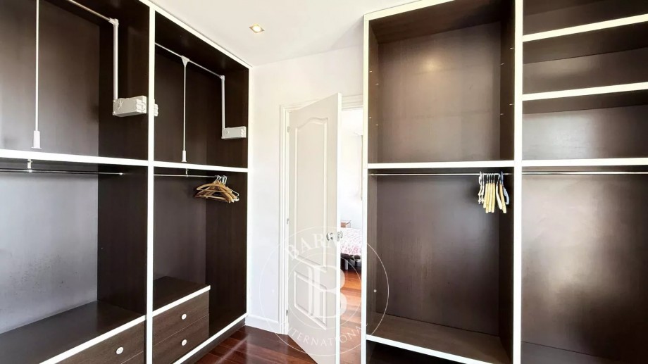 img-gallery
