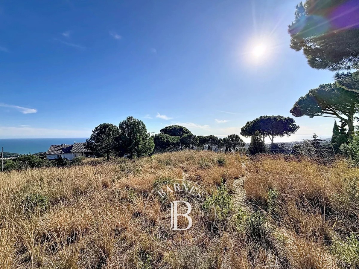 Immillorable parcel·la amb vistes mar i plana a Sant Vicenç de Montalt.