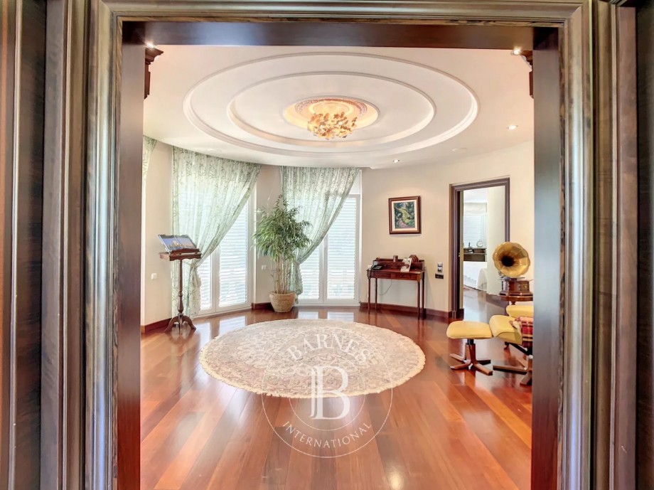 img-gallery