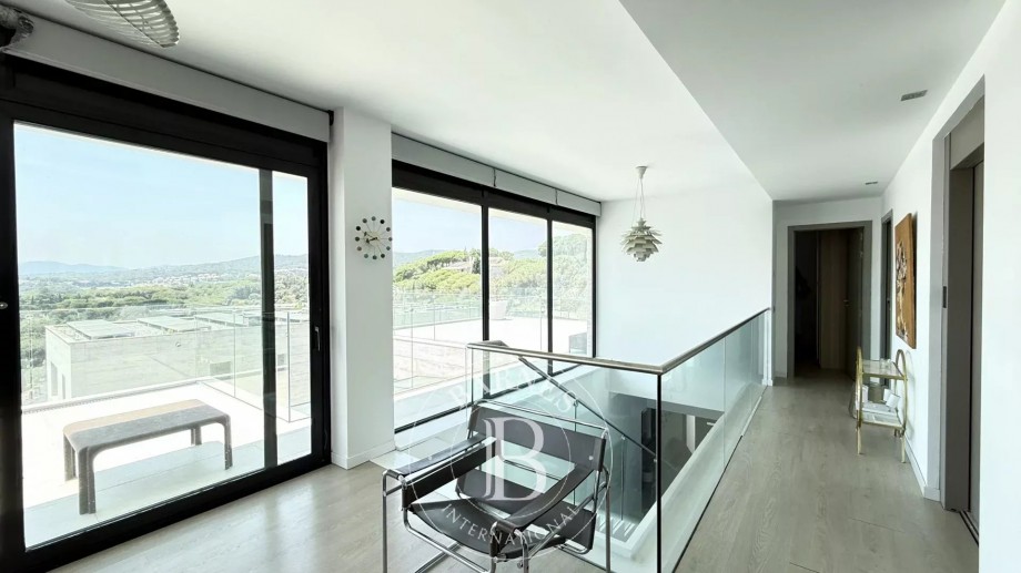 img-gallery
