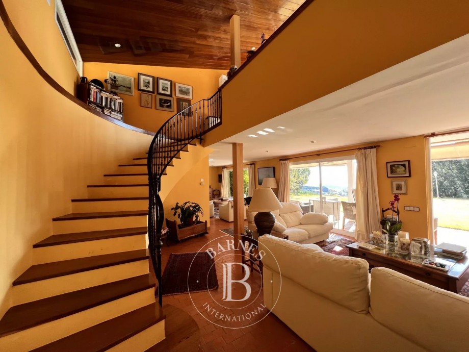 img-gallery