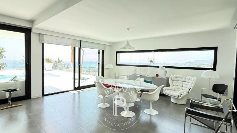 img-gallery