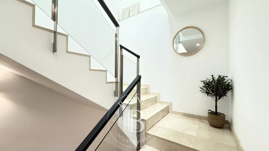 img-gallery