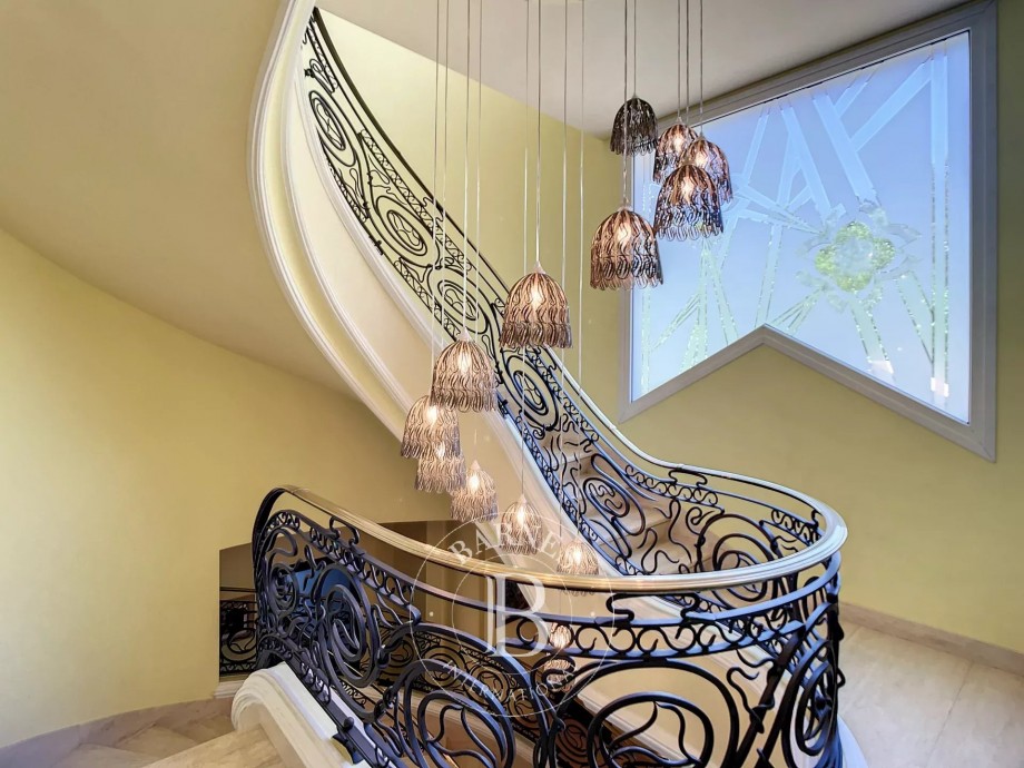 img-gallery