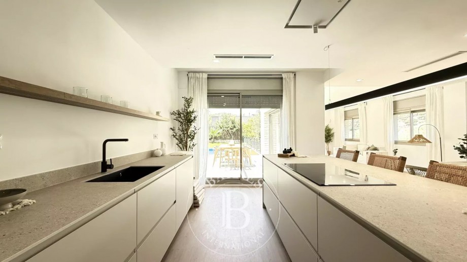 img-gallery