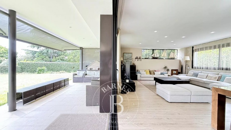 img-gallery